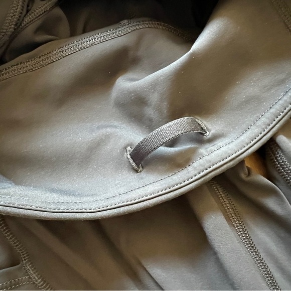 LULULEMON POWER THRU HI RISE TIGHT LEGGING 4 GRAY DROP IN POCKETS RAW LEG HEM - Picture 5 of 12